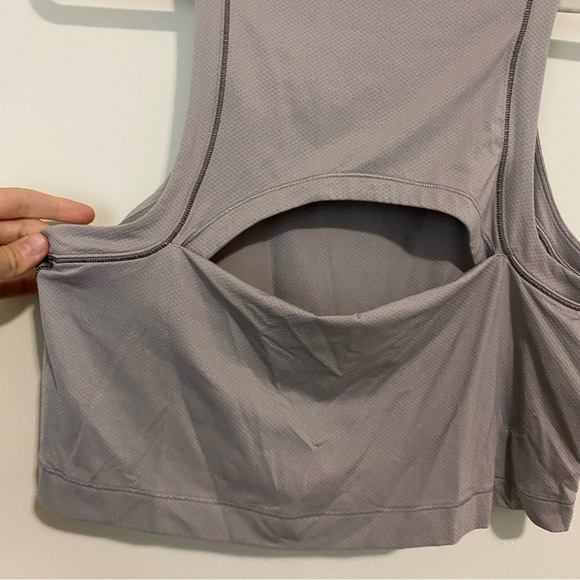 Lululemon Open Back Cropped Train Tank Medium - Picture 9 of 11